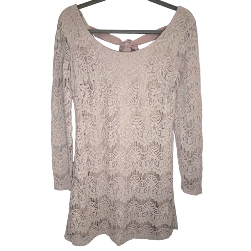 Nicole Miller light rose lace back tie long sleeve dress size 4 *